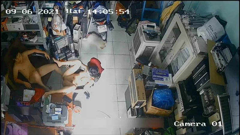 Vợ ông xã quan hệ nhau trong của của quý máy tính