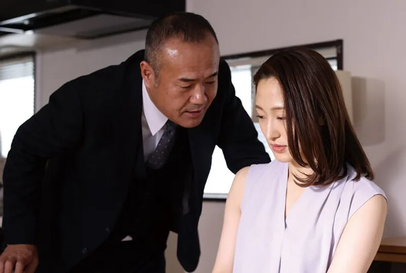 Chồng dính bẫy của tiền bối mất vợ yêu lúc nào không hề hay biết