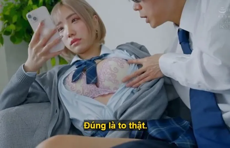 Cô học trò nữ tính tình băng giá, chỉ đòi tiền bạc là anh tha hồ muốn làm gì với em cũng được.